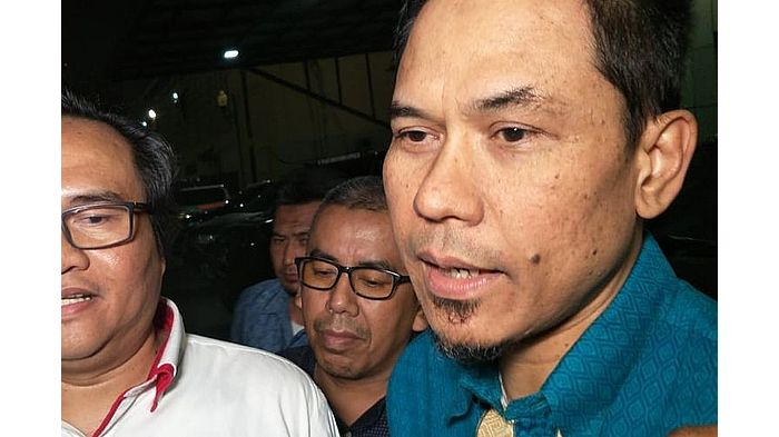 sekretaris-umum-sekum-front-pembela-islam-fpi-munarman-_-3.jpg