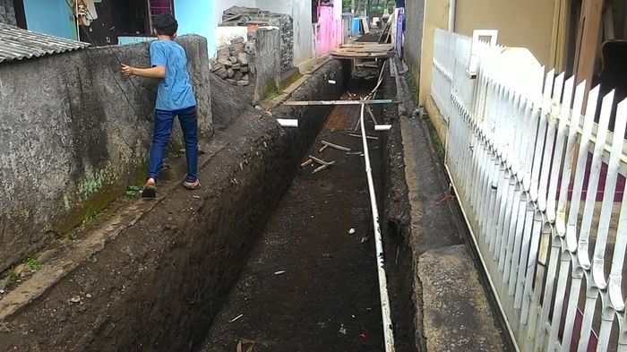 Warga Leuwigajah Memprotes Pembangunan Drainase yang Dilakukan Pemerintah Kota Cimahi
