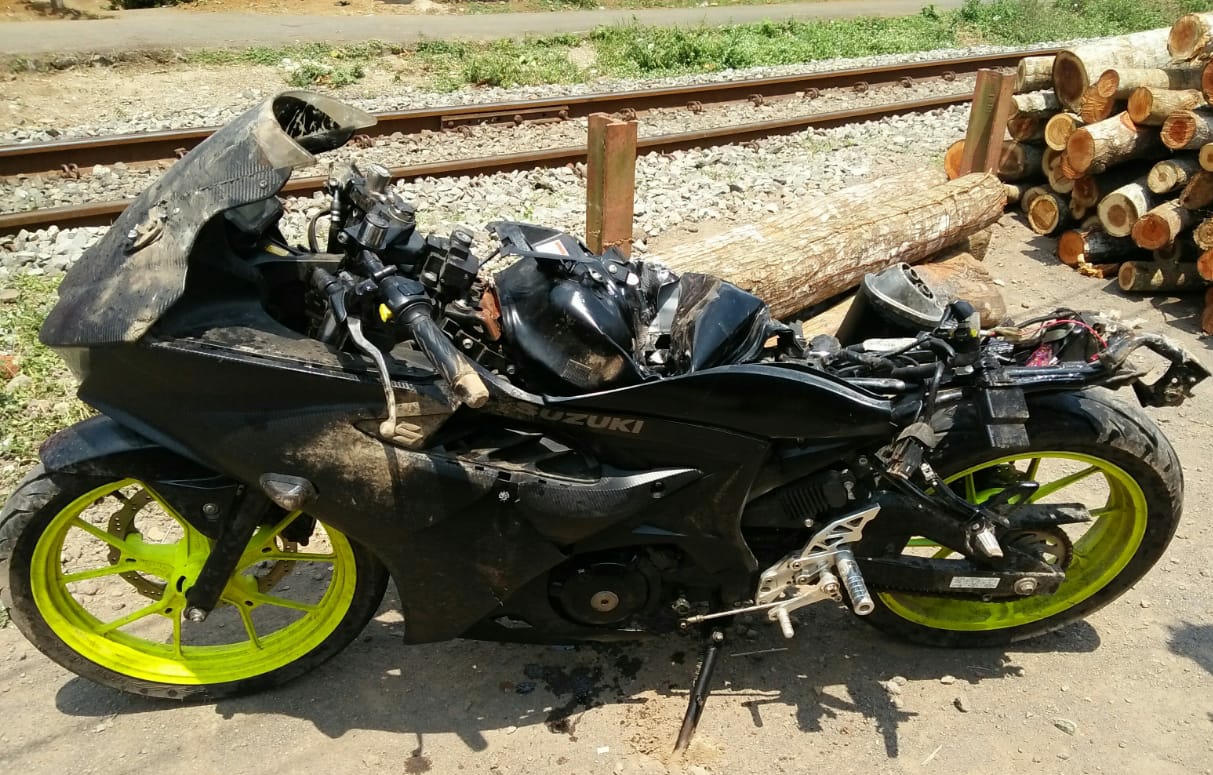 Langsung Loncat, Dede Selamat dari Sambaran KA di Perlintasan Tanpa Palang Pintu Bantarkadu Tasik