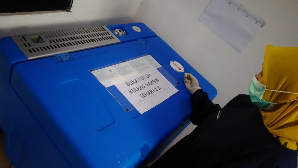 siapkan-kulkas-simpan-vaksin.jpg