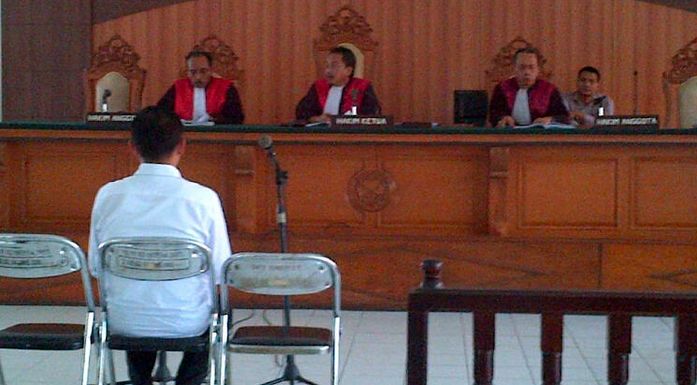 sidang-tuntutan-ade-irawan-ditunda_20151028_115555.jpg