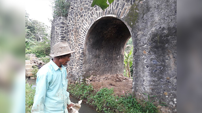 sisa-fondasi-jembatan-kereta-api-lama-di-tunggul-hideung.jpg