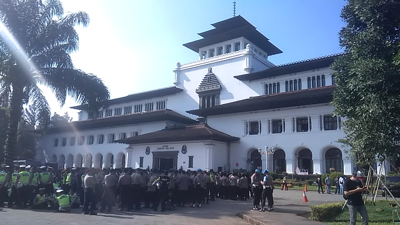 Polisi Siapkan Pengaman Arus Lalu Lintas di Bandung saat Mahasiswa Lakukan Unjuk Rasa Siang Ini