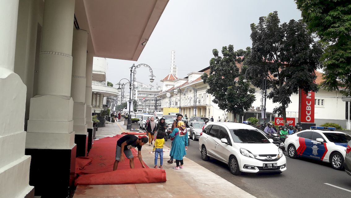 suasana-di-jalan-asia-afrika-bandung.jpg