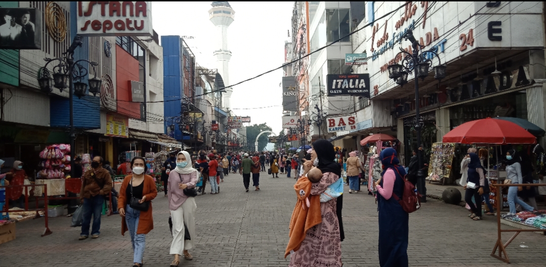 Asyiknya Ngabuburit Sambil Belanja di Pusat Perbelanjaan Jalan Dalem Kaum Bandung, Semua Ada