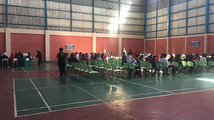 suasana-pendaftaran-di-aula-sman-8-bandung_20180709_134220.jpg