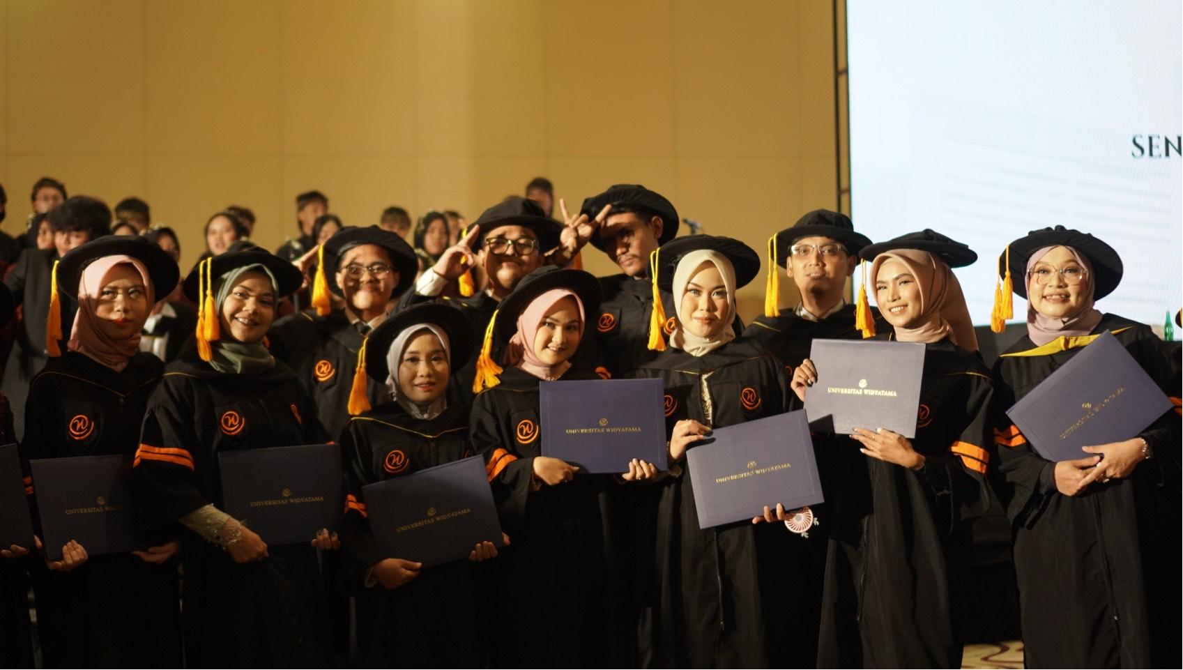 Universitas Widyatama Gelar Wisuda, 806 Wisudawan Siap Buka Lembaran Baru