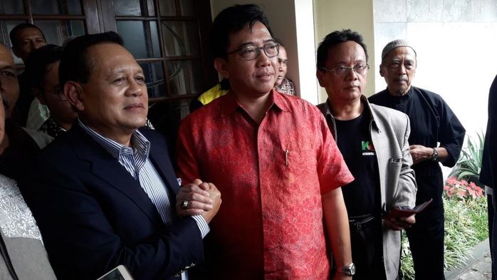 sudrajat-dan-agung-suryamal-di-kediaman-hd-sutrisno_20180124_184410.jpg