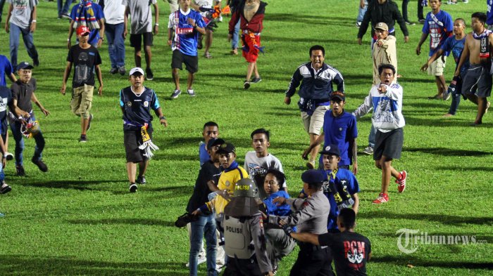 suporter-rusuh-arema-vs-persib_20180416_085220.jpg