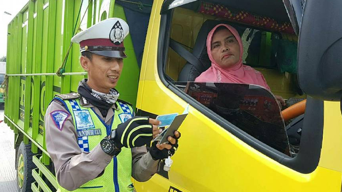 Suswati, 'The Power Of Emak-emak’ yang Sesungguhnya, Sopir Truk Tertib Aturan yang Dipuji Netizen