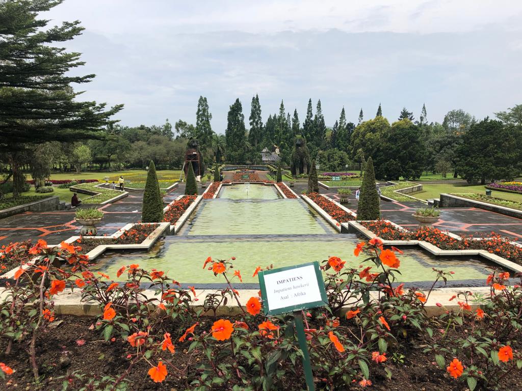 taman-bunga-nusantara-di-kecamatan-sukaresmi-kabupaten-cianjur.jpg