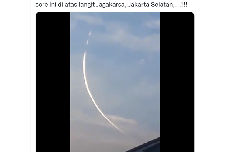 tangkapan-layar-video-viral-bernarasi-racun-disebarkan-di-langit-jagakarsa-jakarta-selatan.jpg