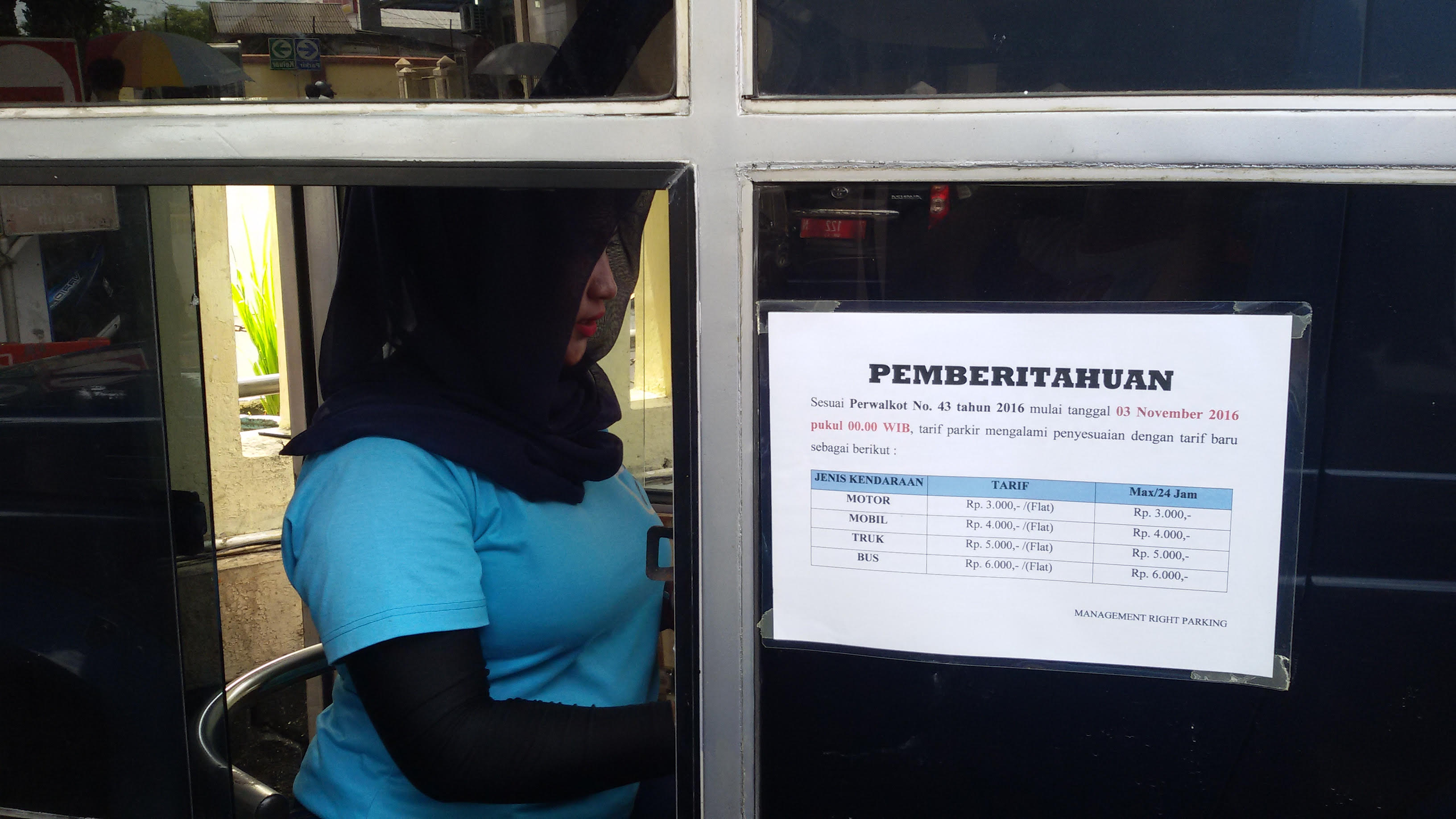 Tarif Parkir Motor Rp 3 Ribu dan Mobil Rp 4 Ribu, Warga: Ini Semena-mena