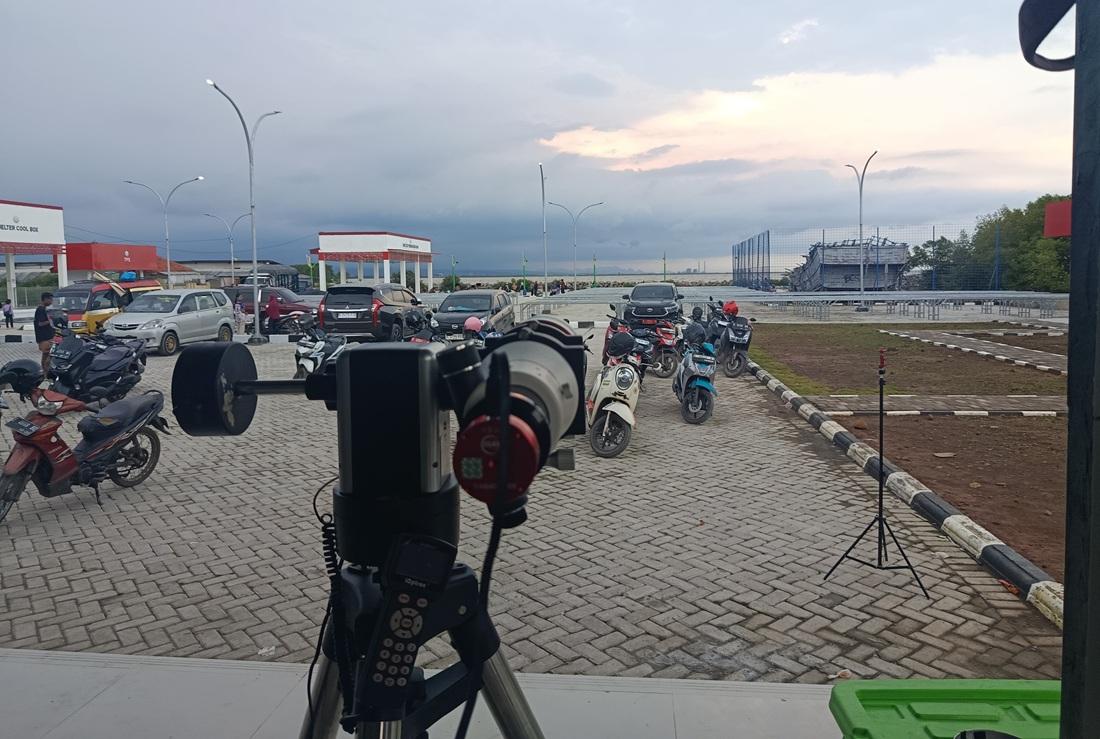 teleskop-canggih-pantai-baron.jpg