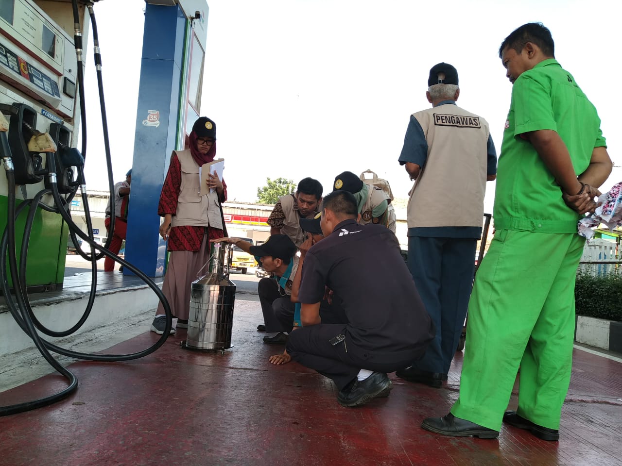 Menjelang Arus Mudik, Diskomindag Purwakarta Gelar Uji Tera Ulang Pompa SPBU