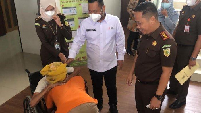Maling Ponsel Ini Menangis Usai Bebas Berkat Restorative Justice, Nekat Maling untuk Beli Obat Nenek