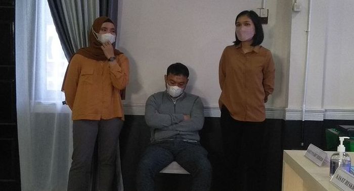 tersangka-h-45-pelaku-penganiayaan-anak-remaja-di-minimarket.jpg