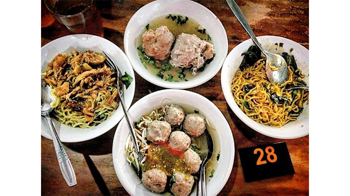 Ngebakso Murah Meriah di Kedai Legendaris Bakso Trisno di Cimahi, Harga Paling Mahal Rp 30 Ribu