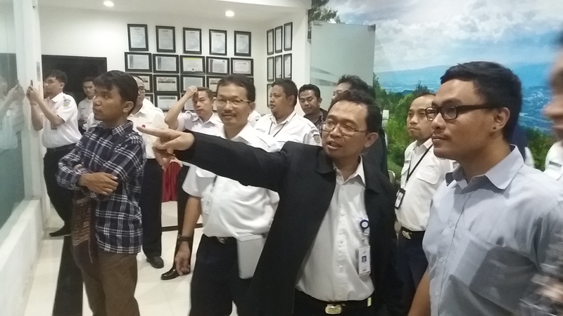 Dini Hari Tadi Pembeli Tiket Kereta Api untuk Lebaran Membludak