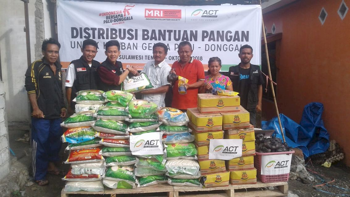 Tim ACT Susuri Jalan Berkelok Antarkan Bantuan untuk Korban Gempa Donggala