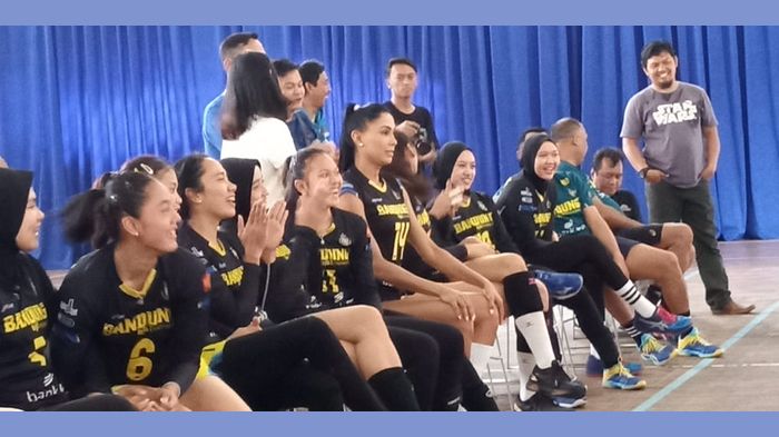 tim-proliga-bandung-bjb-tandamata-kenalkan-andalan-baru-dalam-coaching-clinic-1.jpg