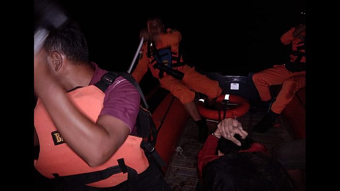 tim-rescue-kantor-pencarian-dan-pertolongan-bandung-kantor-sar-bandung-selamatkan-warga.jpg