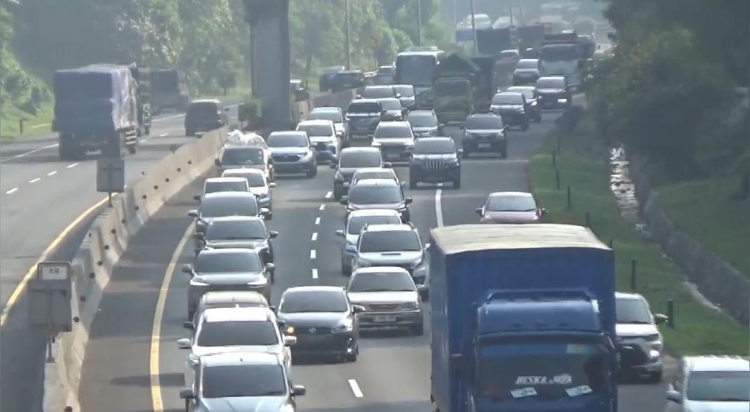 tol-cipularang-padat-libur-panjang.jpg