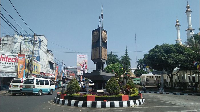 tugu-adipura-tasikmalaya-yang-berada-di-kawasan-taman-kota-tasikmalaya_20180830_194401.jpg