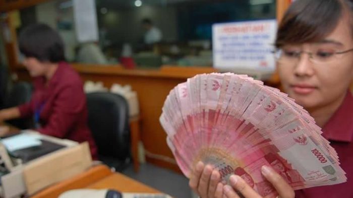 Nih Tips Mengelola Uang THR Biar Enggak Cuma 'Numpang Lewat'