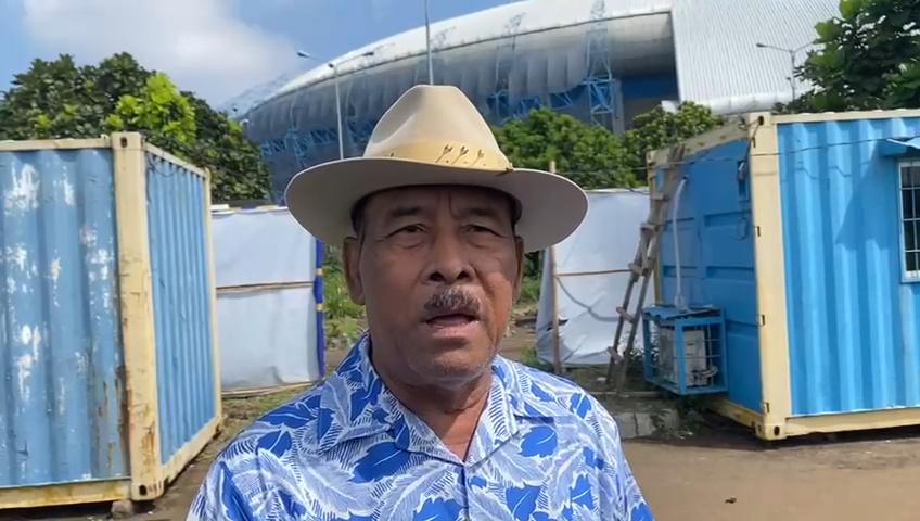 umuh-muchtar-nunggu-latihan-persib.jpg