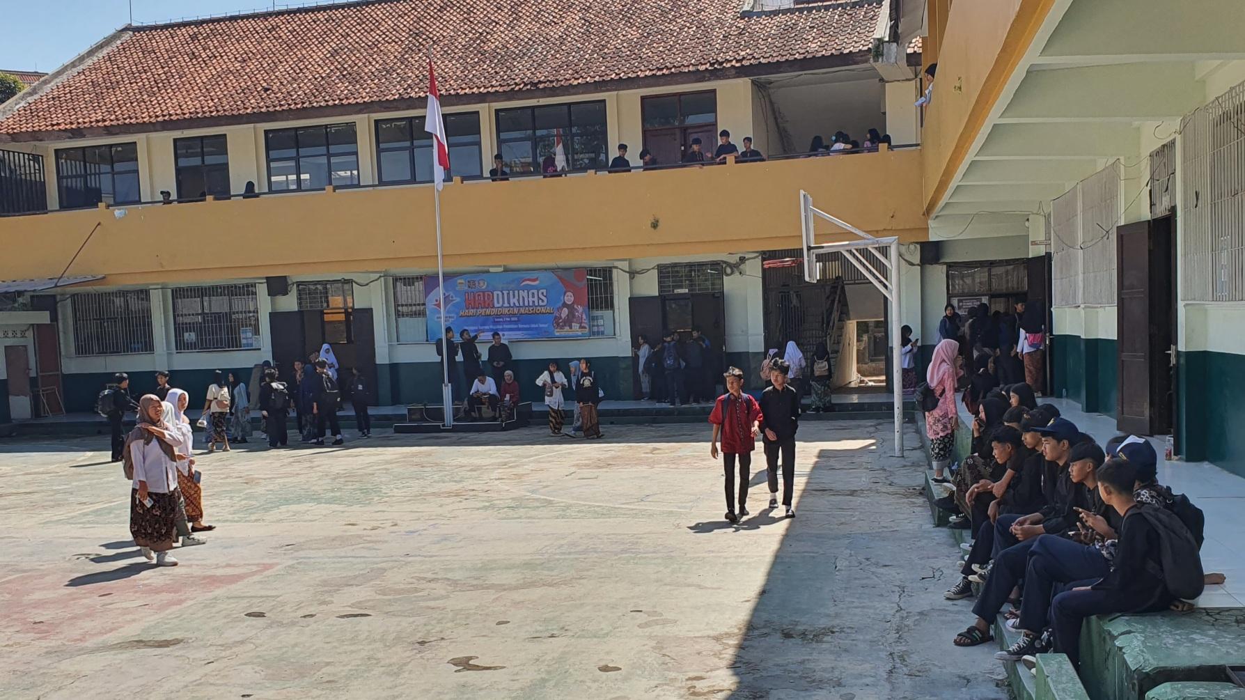SMPN 35 Bandung Perketat Pengawasan MBG Pascakasus Keracunan, Ada Sampel Buat Dicicipi Guru