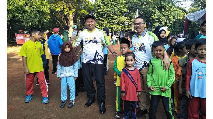 uu-ruzhanul-ulum-di-acara-olimpiade-mini-anak-yatim.jpg