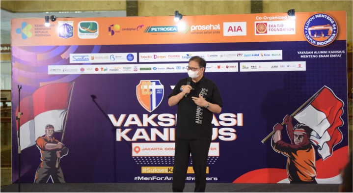 Airlangga: Inisiasi Masyarakat Membuat Sentra Vaksinasi sebagai Social Responsibility dan Dukungan