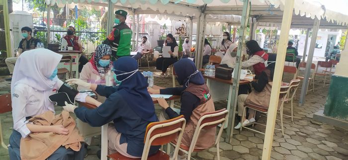 vaksinasi-massal-covid-19-untuk-pelajar_a.jpg