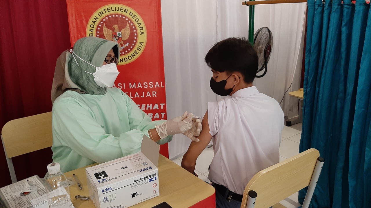 Tren Penyebaran Covid-19 Menurun, Indonesia Keluar dari Negara Daftar Merah Inggris