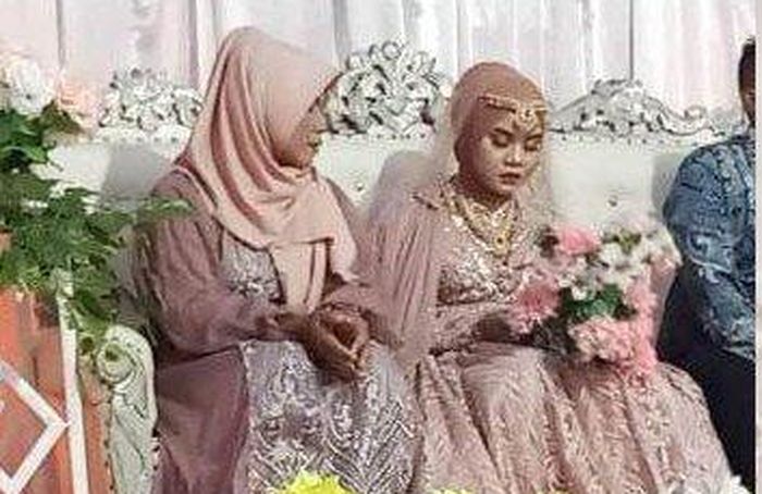 viral-di-medis-sosial-perempuan-duduk-sendirian-di-pelaminan.jpg