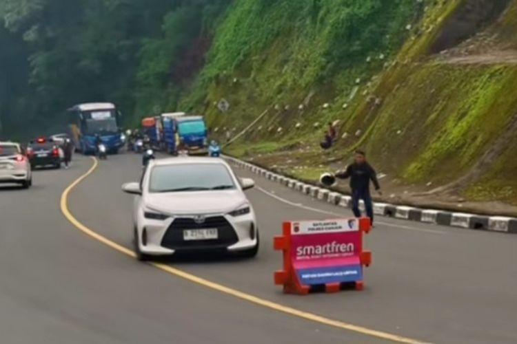 viral-laka-di-puncak-cianjur.jpg