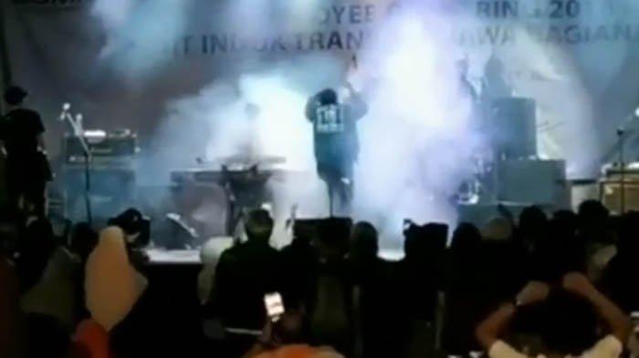 vokalis-band-seventeen-riefian-fajarsyah-atau-ifan-seventeen.jpg