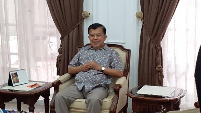wakil-presiden-jusuf-kalla-menemui-awak-media.jpg