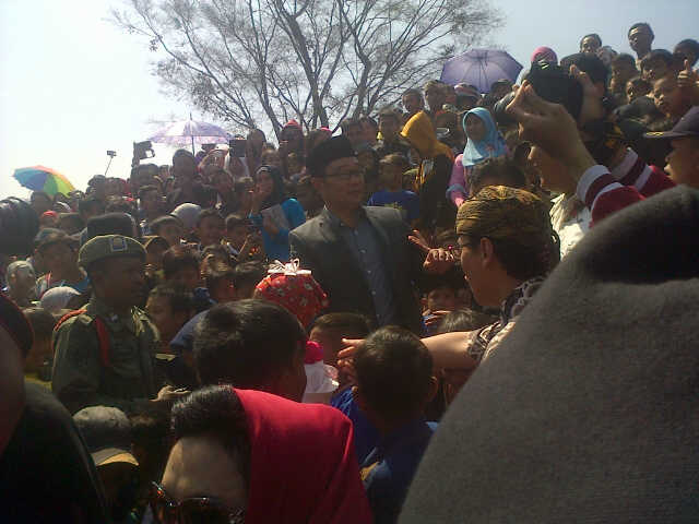 Alun-alun Ujungberung Dipadati Warga