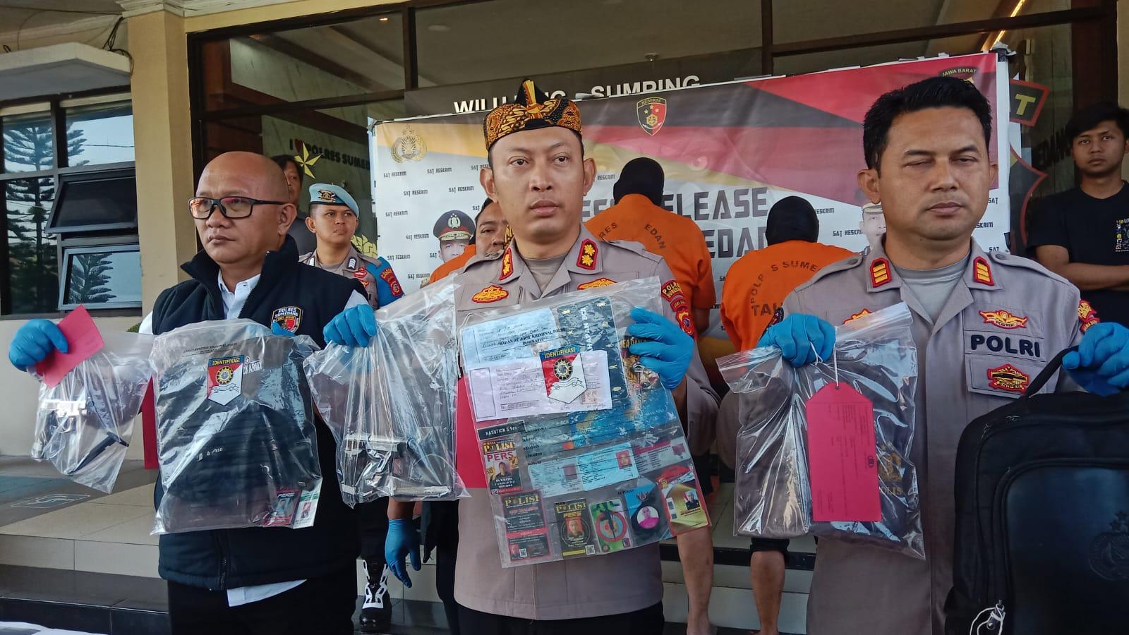 wartawan-bodrek-pelaku-perampokan-di-SUmedang.jpg