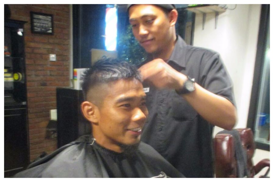 Pangkas Rambut di De Fred Barber & Shop Digandrungi, termasuk Pemain Persib Bandung