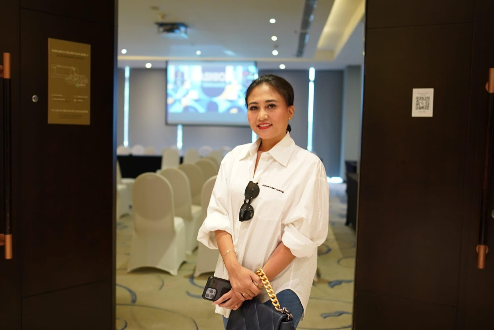 yurita-desainer-asal-bandung-yang-mengusung-konsep-desain-fashion.jpg