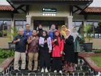 1-Anggota-Komisi-V-DPRD-Provinsi-Jawa-Barat-Enjang-Tedi-saat-di-UPTD-PPSGRA.jpg