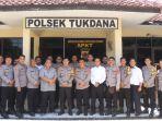 1-Momen-Kapolres-Indramayu-AKBP-Ari-Setyawan-Wibowo-Saat-Silaturahmi.jpg