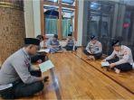 1-Satlantas-Polresta-Bandung-Shalat-Subuh-Berjamaah-dan-Tadarus.jpg