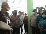 1-gubernur-jateng-ganjar-pranowo-menyatakan-dirinya-menghormati-masyarakat.jpg