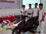 1Astra-Honda-Berbagi-Ilmu-bersama-SMK-Bisnis-dan-Teknologi-Bekasi.jpg