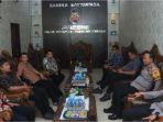 1Captio-Kapolres-Indramayu-AKBP-Ari-Setyawan-Wibowo-saat-menyambut.jpg