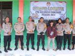 1Kapolres-Indramayu-dan-Pamatwil-Polda-Jabar-Tinjau-Gudang-Logistik-Pilkada-2024.jpg